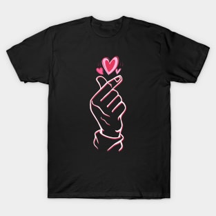 Great K-Pop Finger Heart Gift Kpop K-Drama Korea Boyband T-Shirt